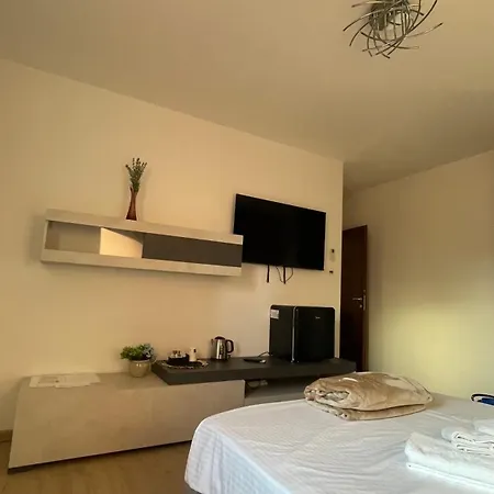 Casa Laguna Escape בית הארחה מסטרה